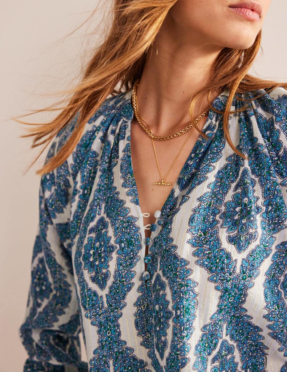 облекло Boden щампован горнище с изрязана деколте син и ботанически венец Жени LL68112