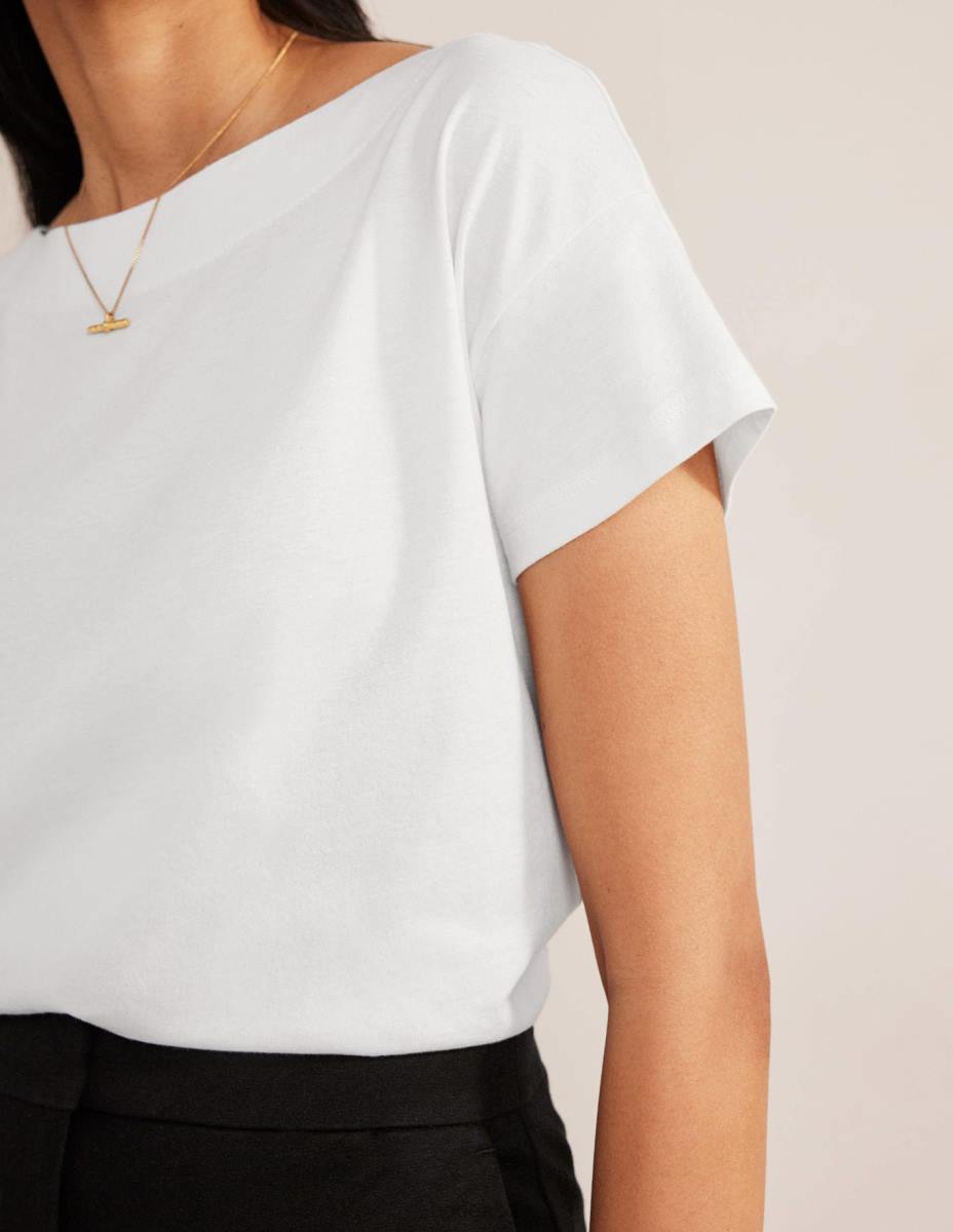 облекло Boden супер мека тениска с деколте бяло Жени LL68153