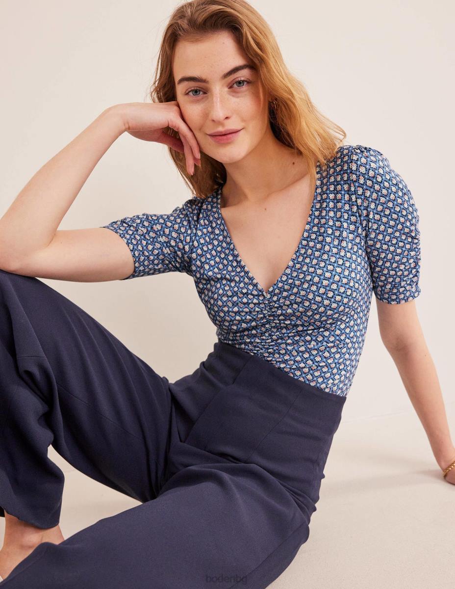 облекло Boden горна част с щампи отпред порцеланово синьо и цъфтяща пъпка Жени LL681600
