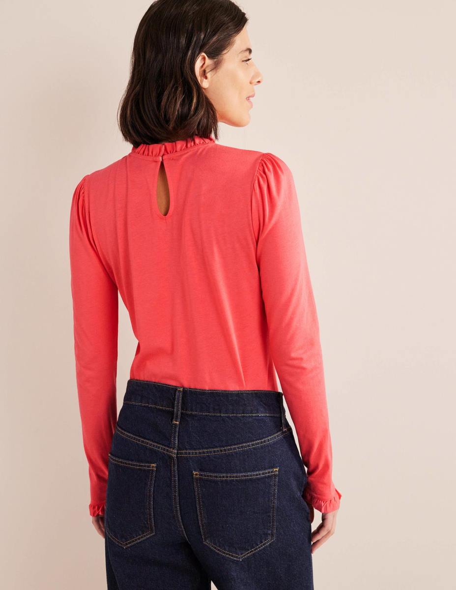 облекло Boden горна част със супермеки волани корал Жени LL681670