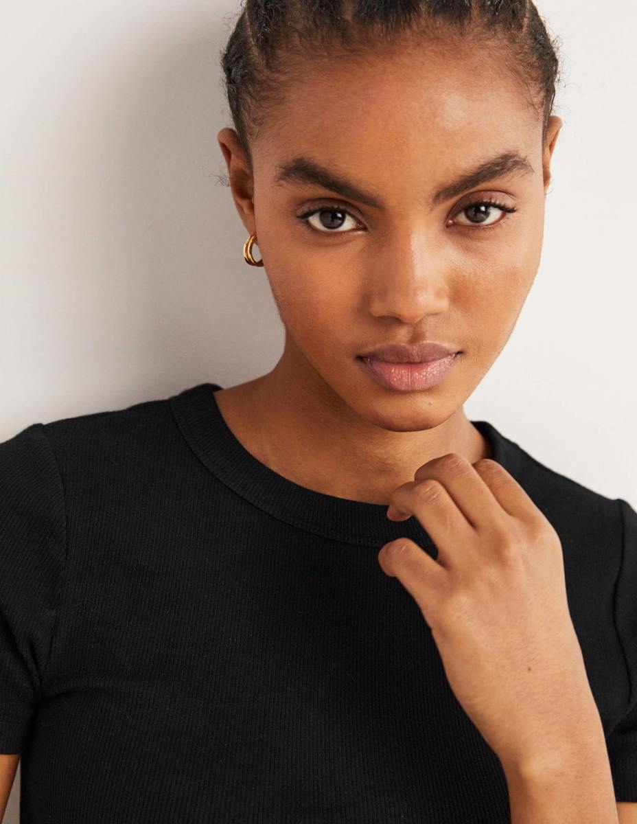 облекло Boden памучна рипсирана тениска черен Жени LL68171