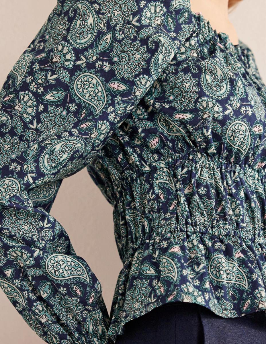 облекло Boden горна част с пеплум с набрана талия дълбоко море и пейсли тераса Жени LL681747