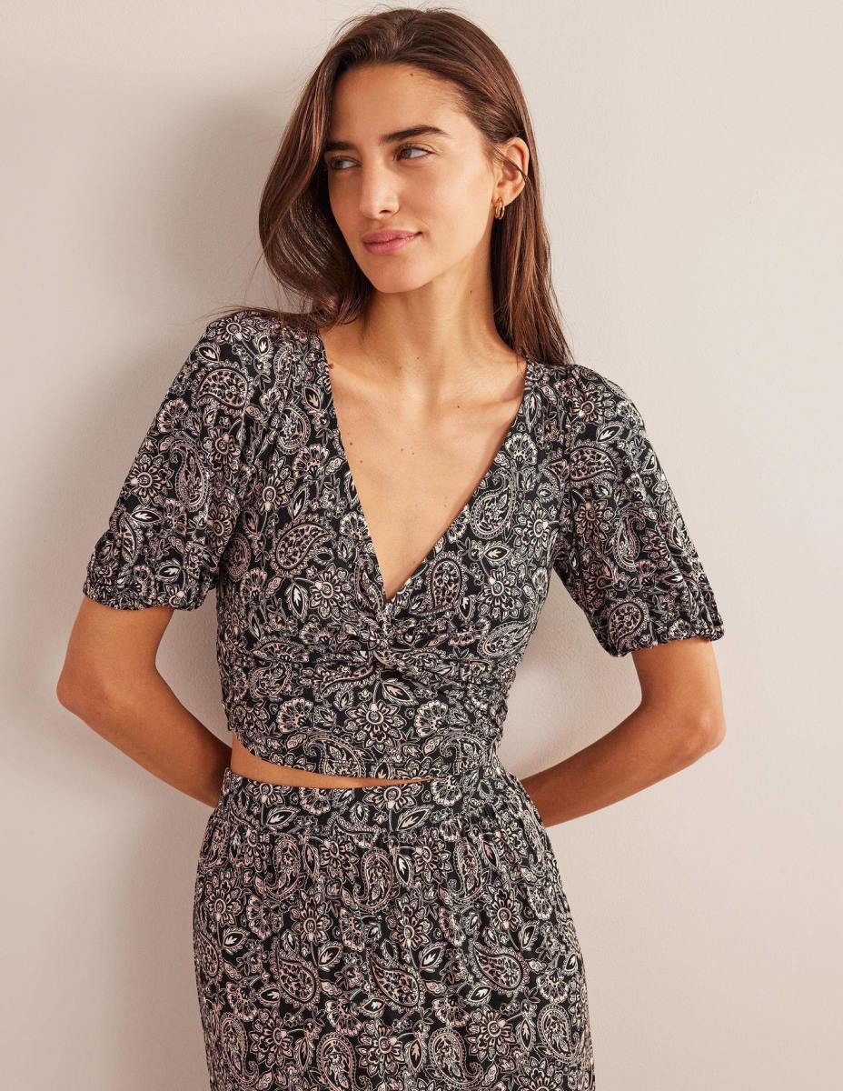 облекло Boden изрязана горна част с усукване черна и пейсли тераса Жени LL681875