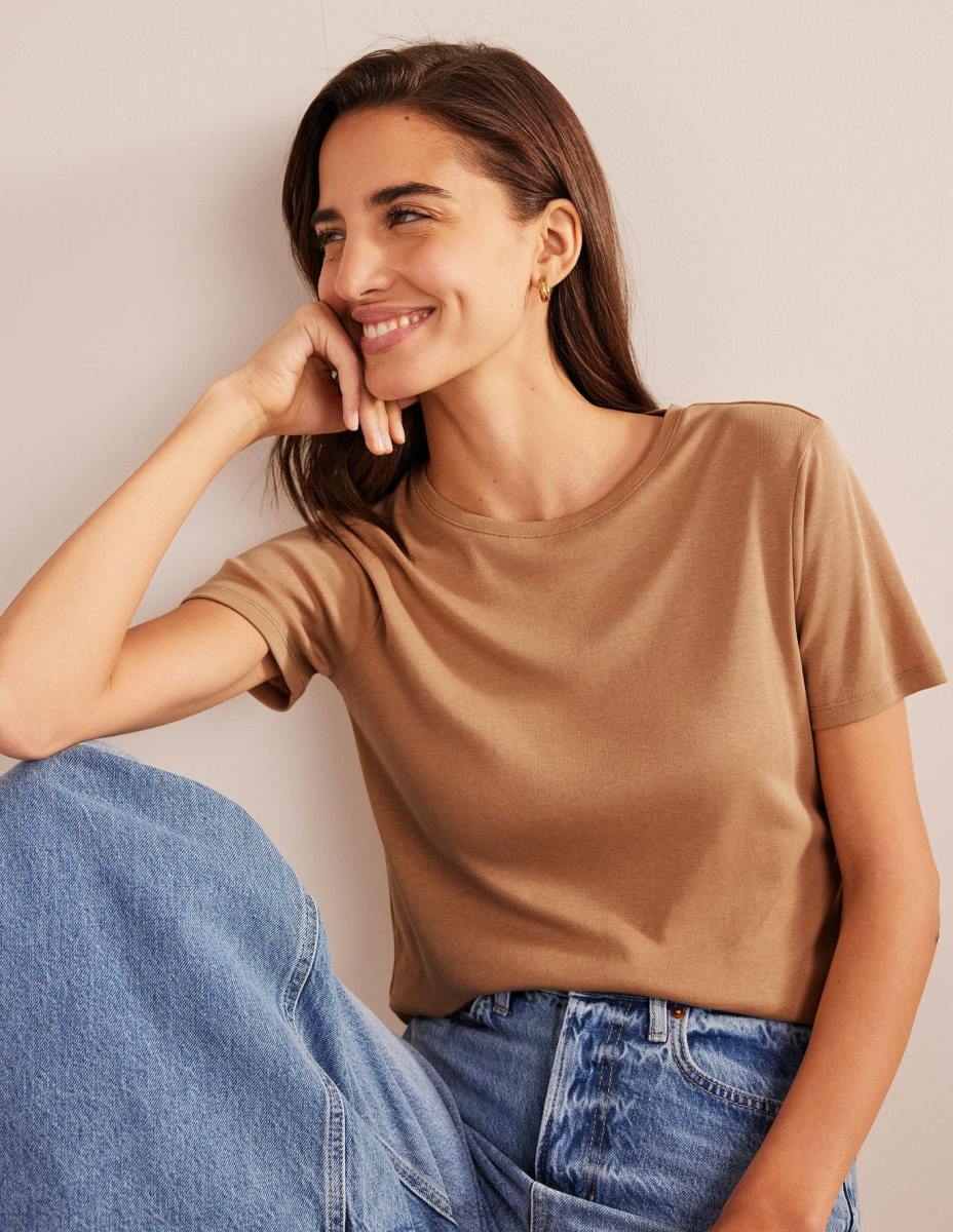 облекло Boden мека тениска камила Жени LL682507