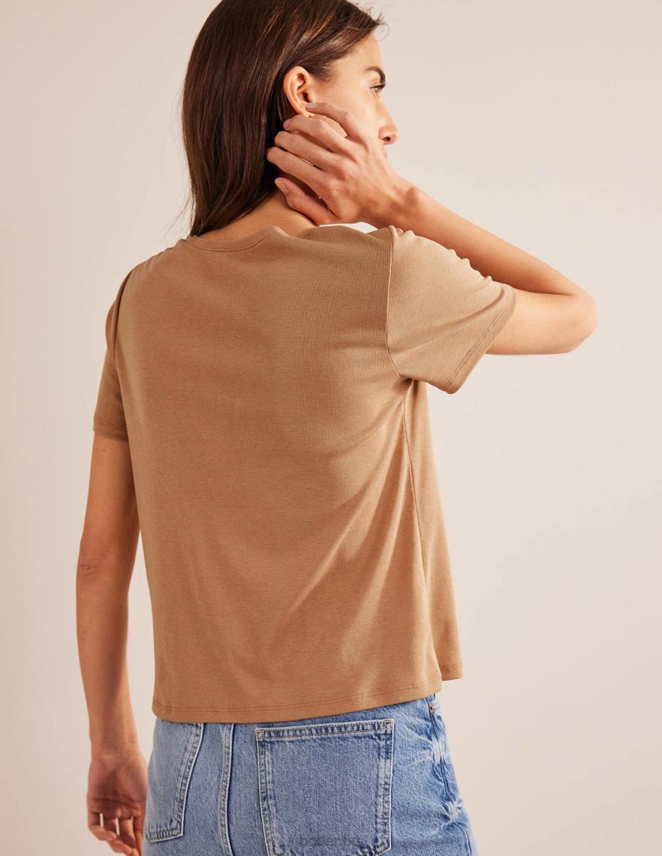 облекло Boden мека тениска камила Жени LL682507