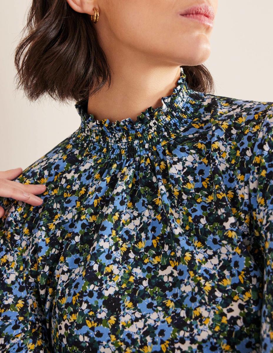 облекло Boden горна част с щампован деколте тъмносини и цветя Жени LL682523