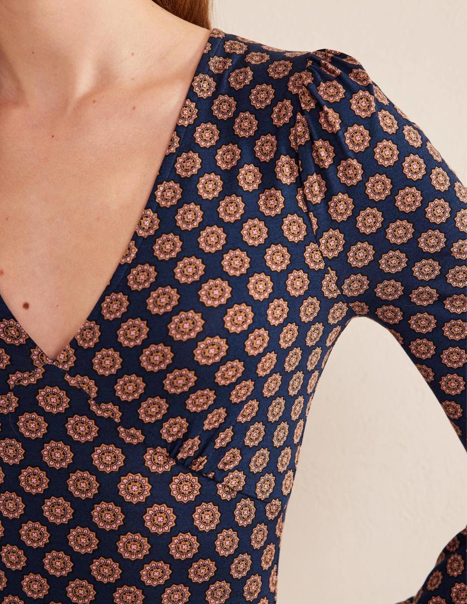 облекло Boden щамповано горнище с v-образно деколте френски флот и слънчоглед Жени LL681709