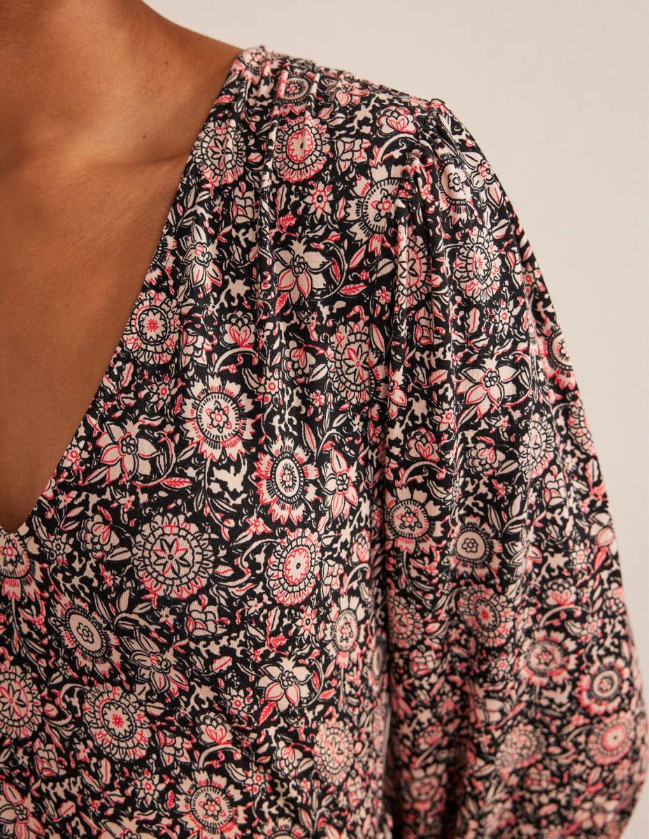 облекло Boden многоетажна мини рокля от трико пуканки и флорален гоблен Жени LL681361