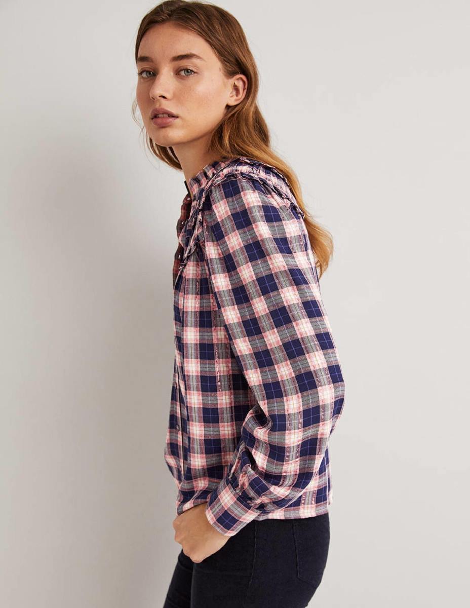 облекло Boden риза с волани с висока яка тъмносиньо и медно каре с лурекс Жени LL681959