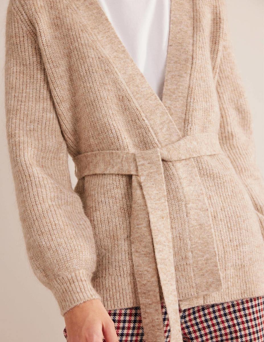 облекло Boden пухкава жилетка с колан чинчила меланж Жени LL681906