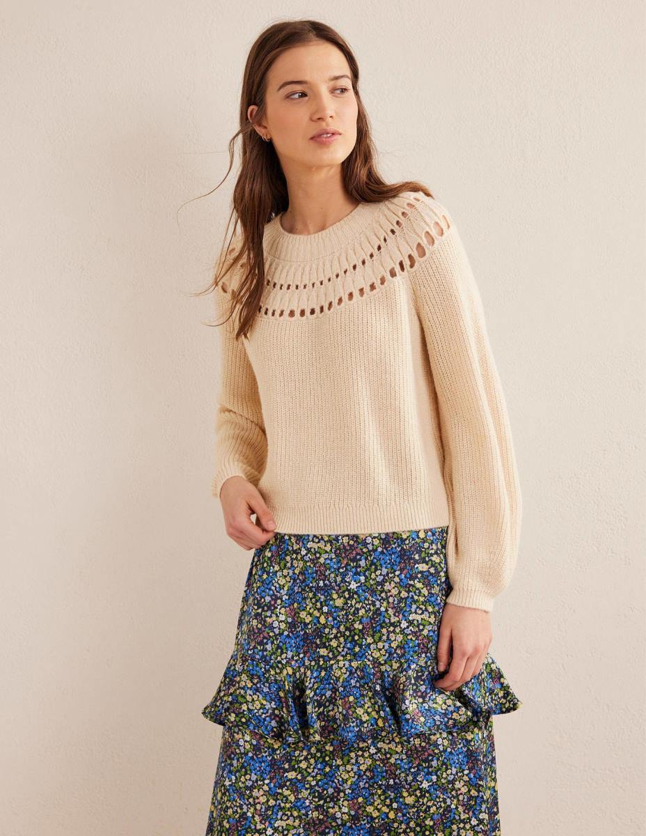 облекло Boden пухкав пуловер с волани мергел от слонова кост Жени LL682113