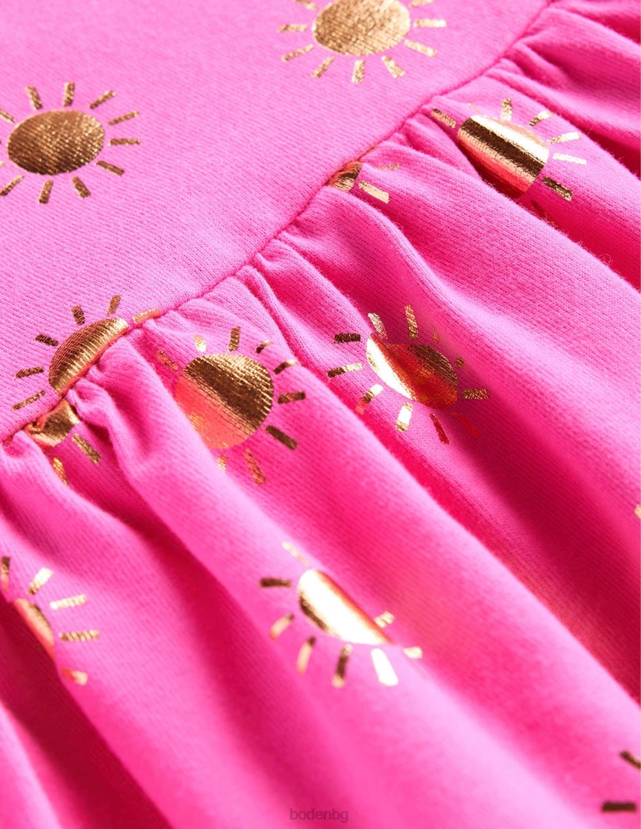 облекло Boden забавна рокля от трико с къс ръкав гъделичкани розови/златни слънца бебе LL68376