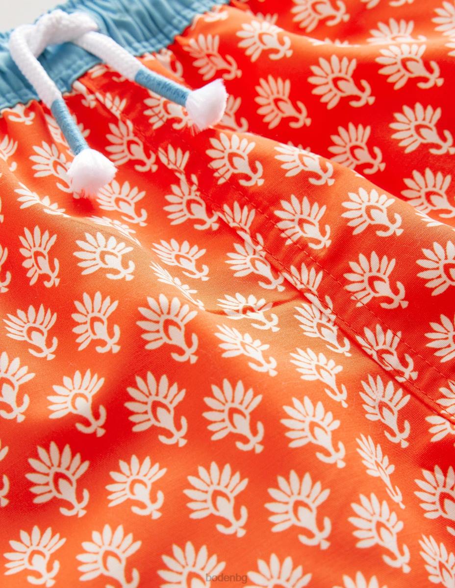 облекло Boden бански шорти огнена дървена блокче момчета LL68453