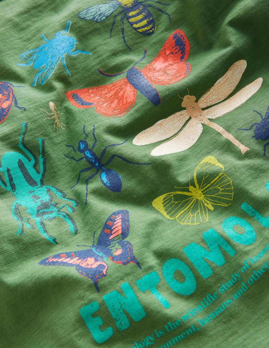 облекло Boden забавна тениска с лого на науката сафари зелено момчета LL68864