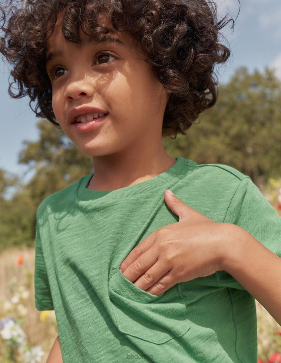 облекло Boden изпрана тениска сафари зелено момчета LL68870