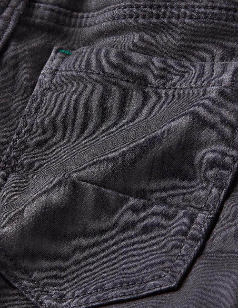 облекло Boden тесни дънки от трико сажди сиво момчета LL68910