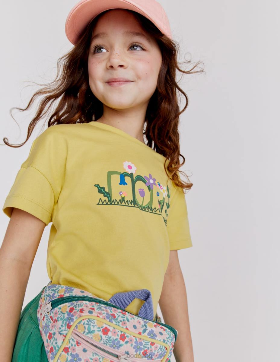 облекло Boden тениска с щампована графика мека лимонова надежда момичета LL682932