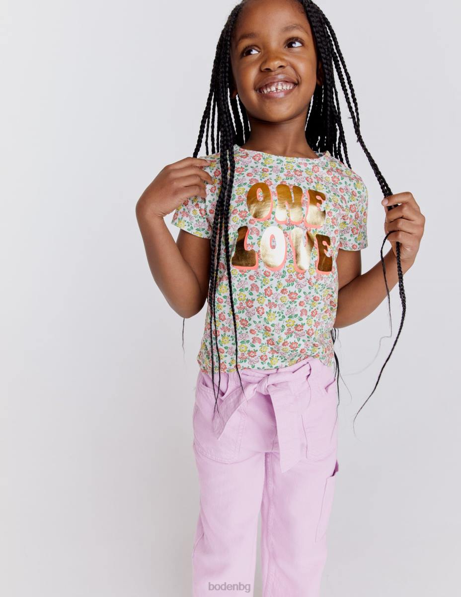 облекло Boden тениска с надпис с фолио флорална шушулка ванилия момичета LL682980