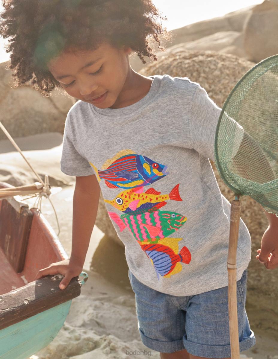 облекло Boden памучна тениска с графичен принт сребърна мергелна риба момичета LL683122