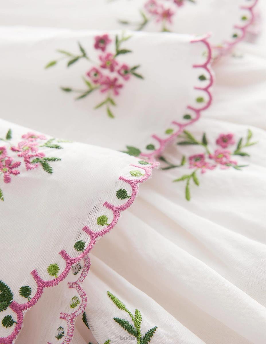 облекло Boden бродиран комплект за игра слонова кост момичета LL683252