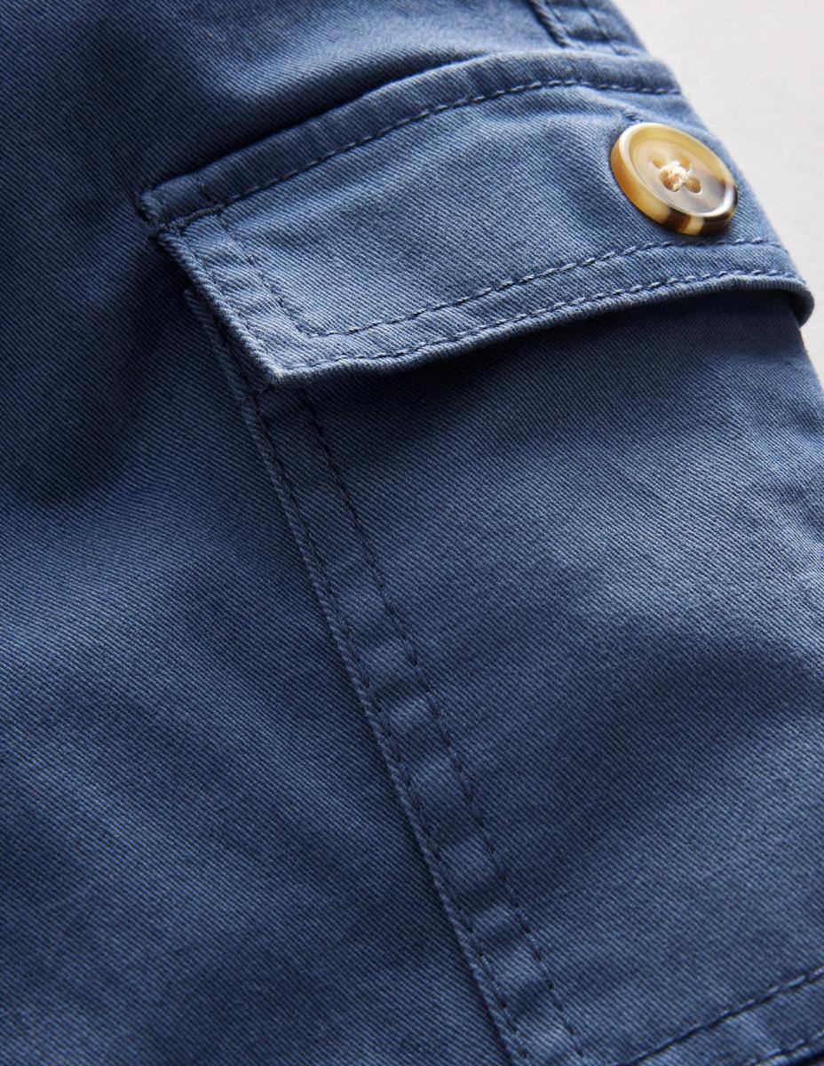 облекло Boden изрязани карго панталони робот синьо момичета LL682708