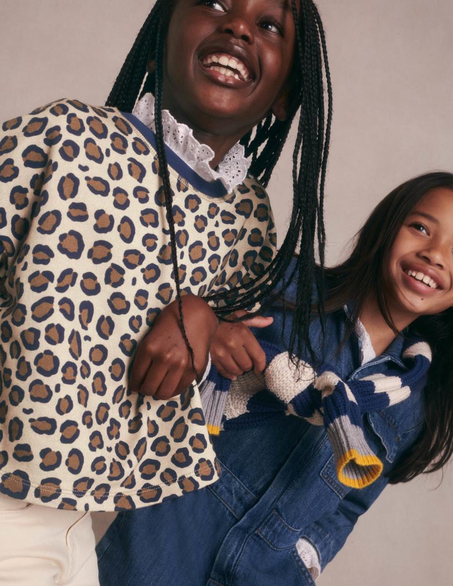 облекло Boden спокоен суичър орех кафяв леопард момичета LL683140