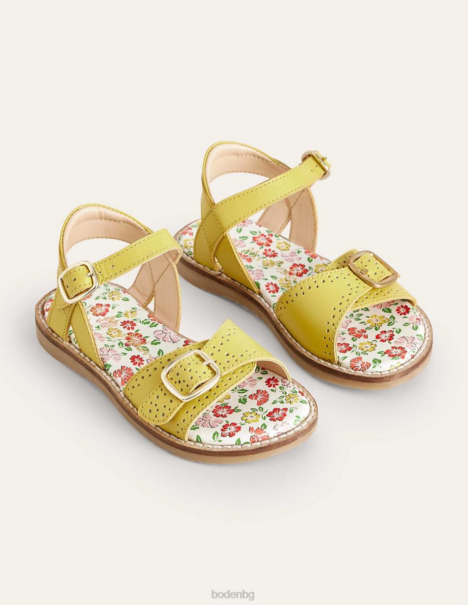обувки Boden кожени сандали с катарама жълто момичета LL682713