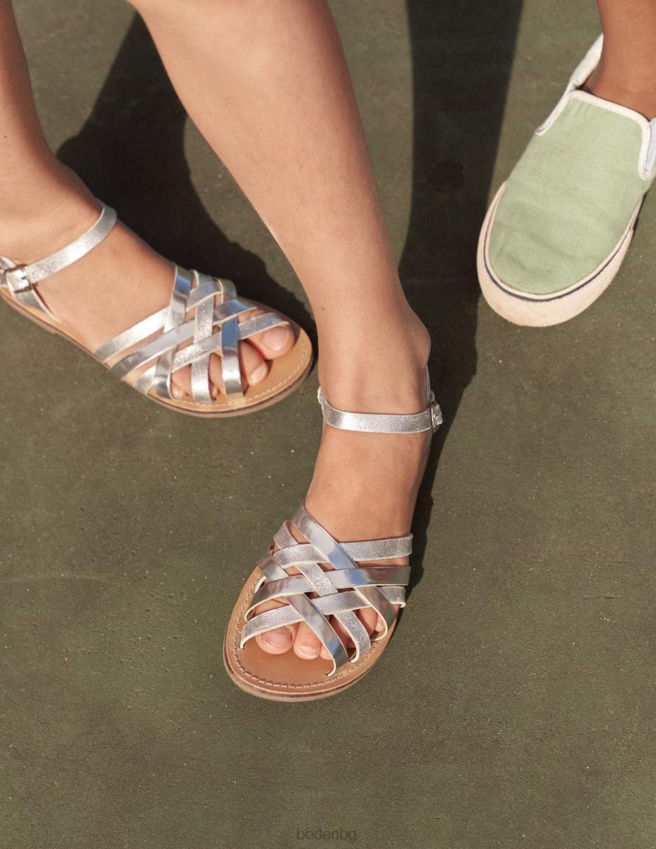 обувки Boden сандали с каишки метално сребро момичета LL682764